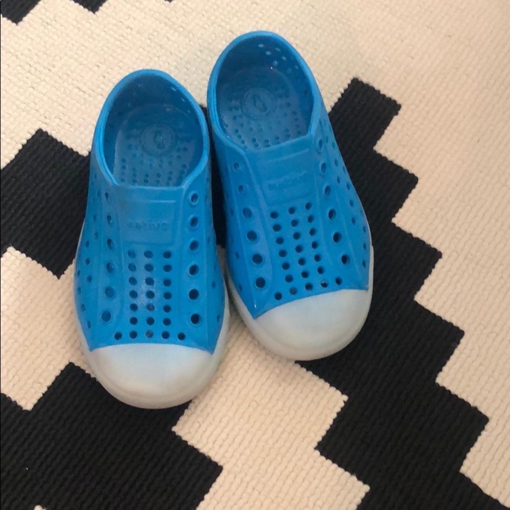 Blue, Glow in the dark Natives!